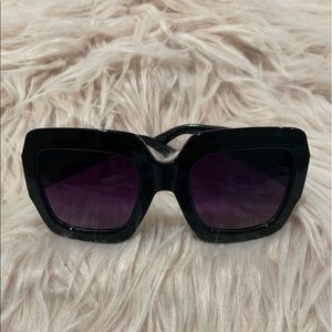 NWT women’s sunglasses